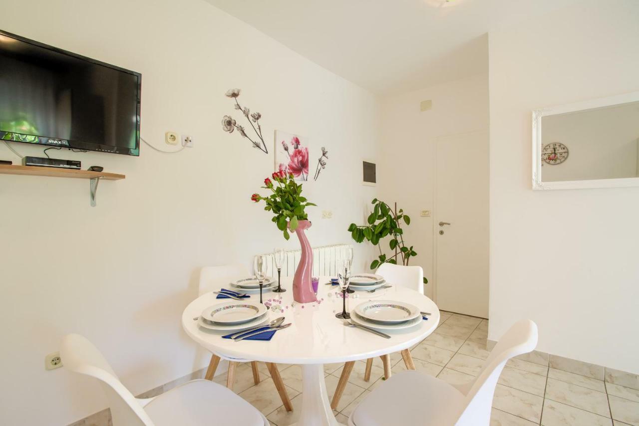 Apartman Paola Pula Eksteriør billede