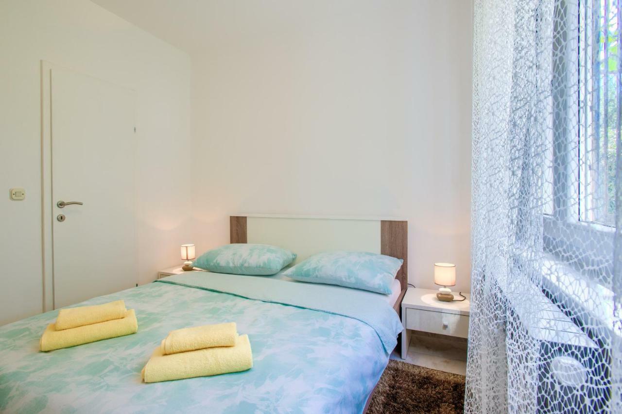 Apartman Paola Pula Eksteriør billede