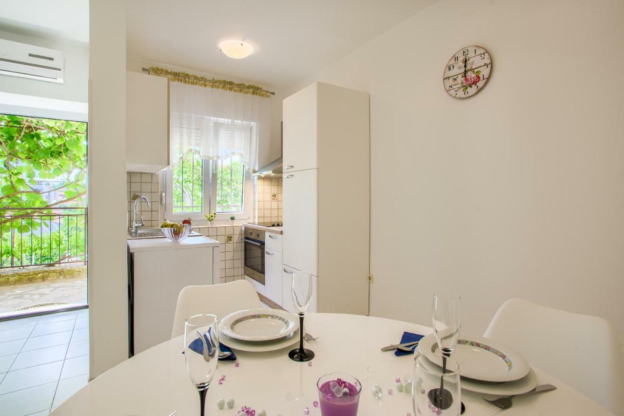 Apartman Paola Pula Eksteriør billede